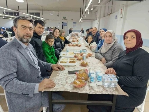 Simav G&uuml;ney Beldesinde 750 kişilik g&ouml;n&uuml;l sofrası kuruldu
