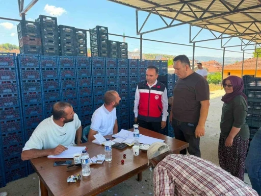 Simav İl&ccedil;e Tarım ve Orman M&uuml;d&uuml;rl&uuml;ğ&uuml;nden kiraz alım merkezlerine ziyaret
