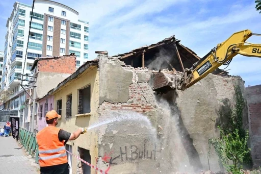 Sinandede&rsquo;de d&ouml;n&uuml;ş&uuml;mde ilk kep&ccedil;e vuruldu
