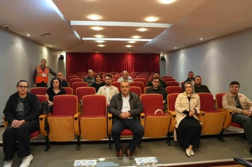 Sınavı geçen belgesini aldı
