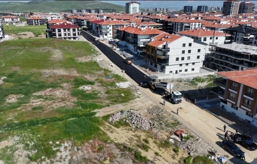 Sincan&rsquo;da asfalt mesaisi hız kesmiyor
