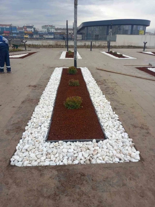 Sincan&rsquo;da &ccedil;evre d&uuml;zenleme ve peyzaj &ccedil;alışmaları aralıksız s&uuml;r&uuml;yor
