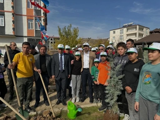 Sincik’te fidanlar toprakla buluştu
