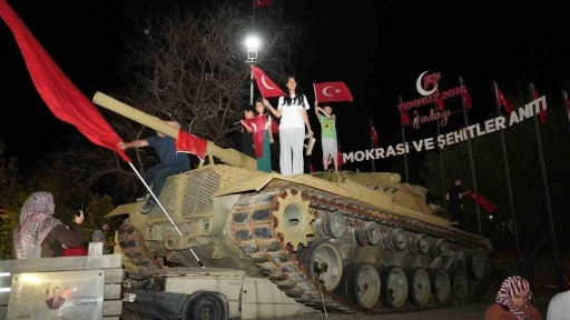 Sındırgı&rsquo;da 15 Temmuz&rsquo;da kortej y&uuml;r&uuml;y&uuml;ş&uuml; d&uuml;zenlendi
