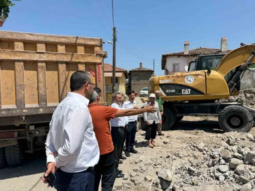 Sındırgı&rsquo;da depremden etkilenen camiler yeniden y&uuml;kseliyor
