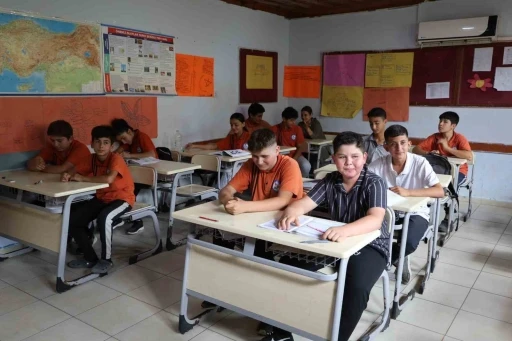 Sınıfın afacanları derece yaptı, köy okulunun gururu oldu
