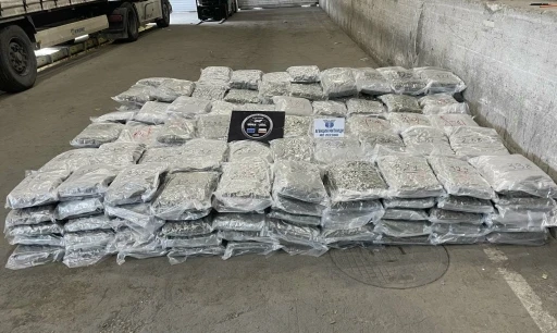 Sınırda dev operasyon: &Ccedil;amaşır makinesine gizlenmiş 363 kilo eroin ele ge&ccedil;irildi
