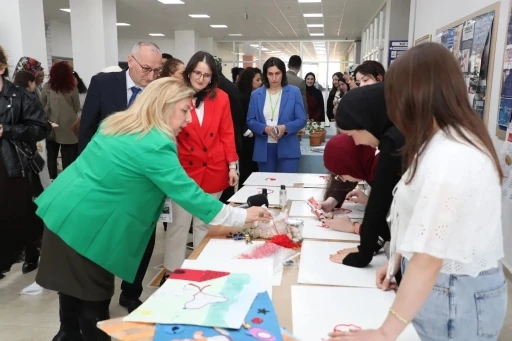 Sinop&rsquo;ta bitkilerin d&uuml;nyası tuvale taşındı
