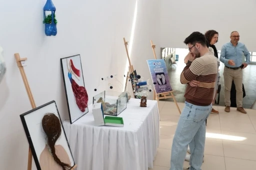 Sinop&rsquo;ta deniz atıkları sanata d&ouml;n&uuml;şt&uuml;
