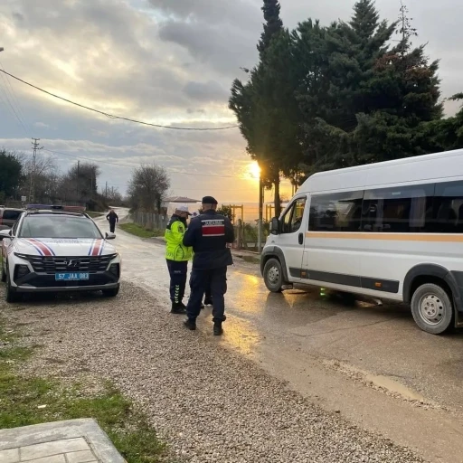 Sinop&rsquo;ta jandarmadan okul &ccedil;evrelerinde huzur ve g&uuml;ven uygulaması
