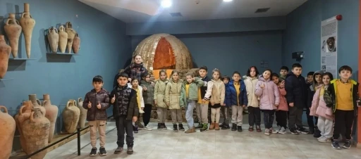 Sinop&rsquo;ta minik &ouml;ğrenciler m&uuml;zede keşfe &ccedil;ıktı
