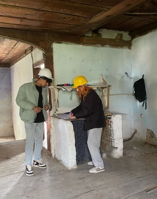 Sinop’ta öğrencilerden tarihi yapıya rölöve çalışması
