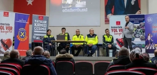 Sinop&rsquo;ta okul servis şof&ouml;rlerine trafik g&uuml;venliği eğitimi

