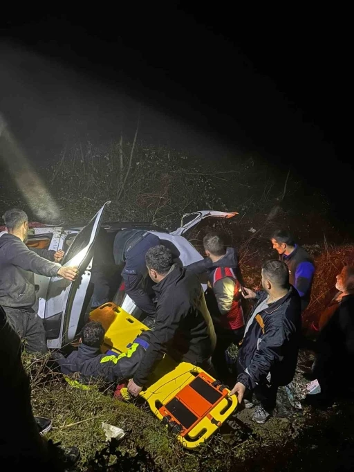 Sinop&rsquo;ta otomobil u&ccedil;uruma yuvarlandı: 7 yaralı
