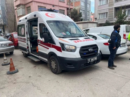 Sinop&rsquo;ta otomobiller &ccedil;arpıştı: 3 yaralı

