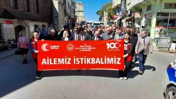 Sinop’ta &quot;Ailemiz İstikbalimiz&quot; yürüyüşü
