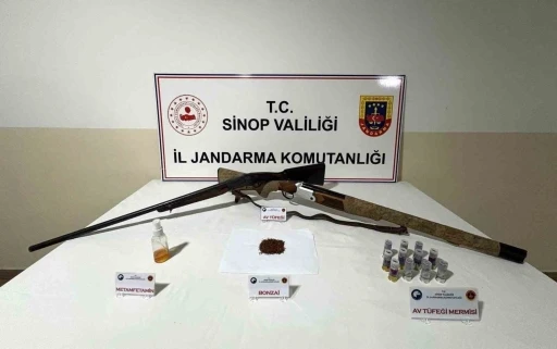 Sinop&rsquo;ta zehir tacirlerine operasyon: 7 g&ouml;zaltı
