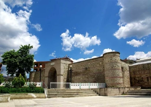 Sinop&rsquo;taki 3 tarihi yapı k&uuml;t&uuml;phane oluyor
