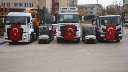 Şırnak Belediyesi ara&ccedil; filosunu b&uuml;y&uuml;t&uuml;yor: 6 yeni ara&ccedil; hizmete alındı
