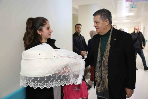 Şırnak Belediyesinden &lsquo;Hoş geldin Bebek&rsquo; s&uuml;rprizi
