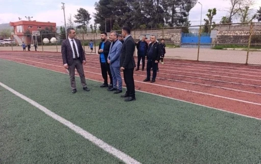 Şırnak Gen&ccedil;lik ve Spor İl M&uuml;d&uuml;r&uuml; Din, T&uuml;rkiye Şampiyonu olan engelli sporcuları &ouml;d&uuml;llendirdi
