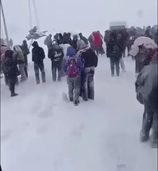 Şırnak okullar b&ouml;lgesinde &ouml;ğrenciler mahsur kaldı
