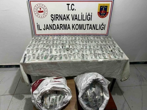 Şırnak&rsquo;ta 14 milyonluk ka&ccedil;ak &uuml;r&uuml;n ele ge&ccedil;irildi, aranan 52 şahıs yakalandı
