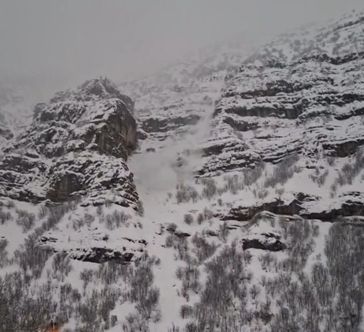 Şırnak&rsquo;ta &ccedil;ığ d&uuml;şme anı kamerada
