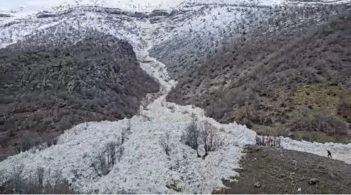 Şırnak&rsquo;ta &ccedil;ığ d&uuml;şme anı kameraya yansıdı

