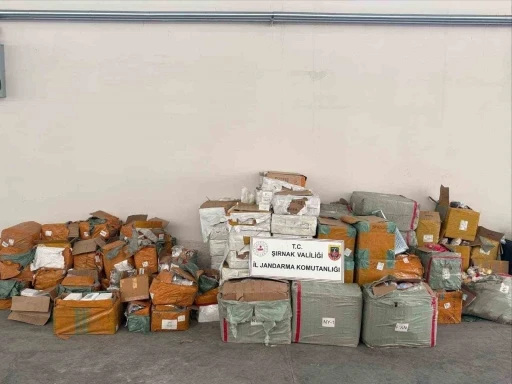 Şırnak&rsquo;ta dev ka&ccedil;ak&ccedil;ılık operasyonu: 77 milyon liralık ka&ccedil;ak &uuml;r&uuml;n ele ge&ccedil;irildi
