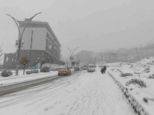 Şırnak&rsquo;ta eğitime kar engeli
