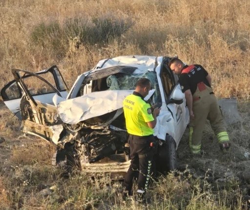 Şırnak&rsquo;ta otomobil şarampole devrildi: 1 &ouml;l&uuml;, 2 yaralı
