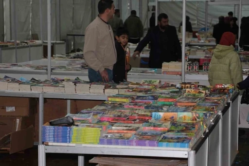 Şırnak&rsquo;ta "Mezopotamya&rsquo;nın Ruhunda Baharı Kitaplarla Karşılıyoruz" Kitap Fuarı ve K&uuml;lt&uuml;r Ş&ouml;leni sona erdi

