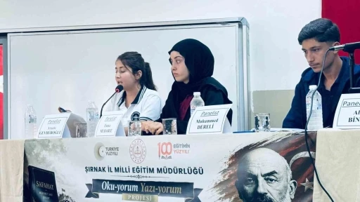 Şırnak&rsquo;ta "Safahat" panelinde gen&ccedil;ler Akif&rsquo;in fikir d&uuml;nyası ele alındı

