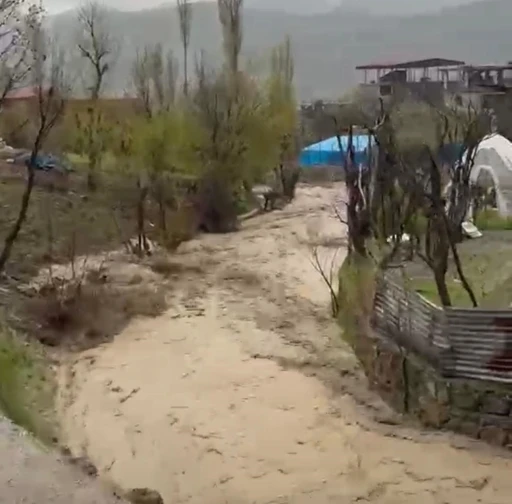 Şırnak&rsquo;ta sel felaketinde silahla uyarı yapıldı
