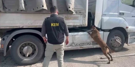 Şırnak&rsquo;ta zehir tacirlerine ağır darbe: 90 kilo uyuşturucu ele ge&ccedil;irildi
