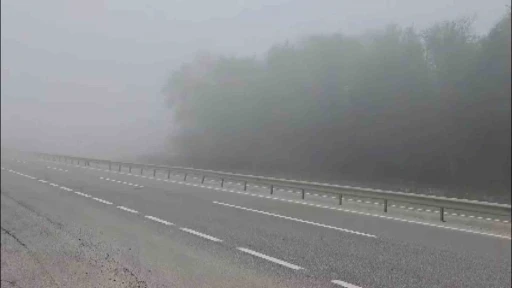 Sis Bursa’da trafiği kilitledi...İstanbul yolunda göz gözü görmedi
