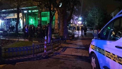 Şişli’de eğlence mekanında silahlar konuştu: 2 yaralı
