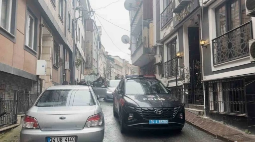 Şişli’de silahlı saldırı: Hamile kadınla yanındaki şahsı öldürdüler

