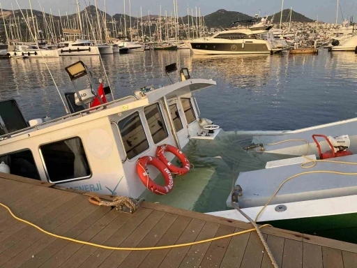 Bodrum'da Şişme Botun Çarptığı Tekne Battı