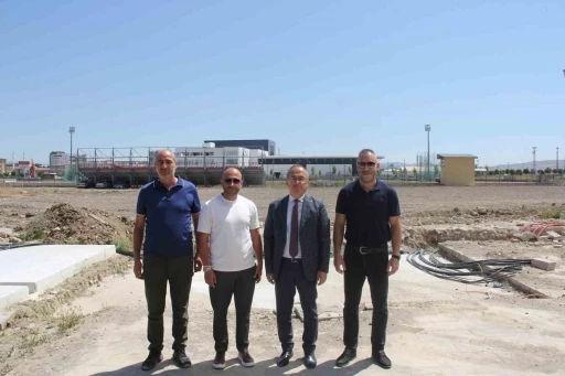 Sivas&rsquo;a modern futbol sahası
