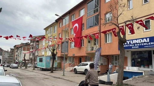 Sivas’a şehit ateşi düştü, baba ocağına Türk bayrağı asıldı
