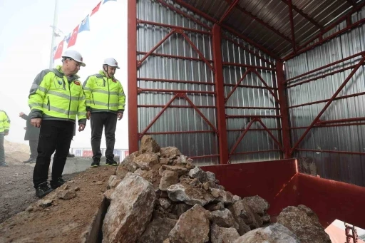 Sivas&rsquo;ın en b&uuml;y&uuml;k taş ocağında &uuml;retime başlandı
