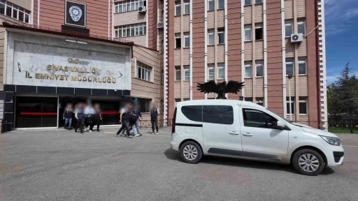Sivas merkezli 3 ilde İBAN operasyonu, 4 kişi tutuklandı
