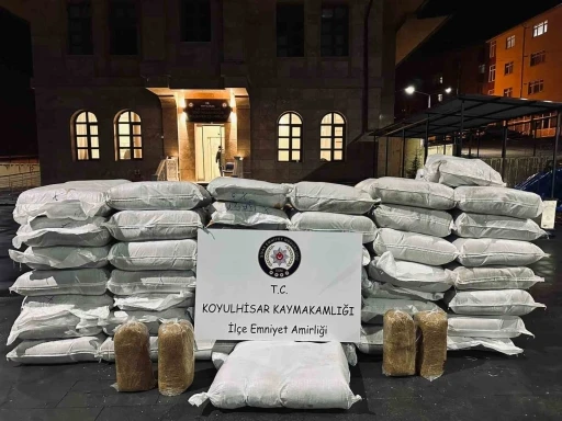 Sivas&rsquo;ta 1 ton 337 kilo ka&ccedil;ak t&uuml;t&uuml;n ele ge&ccedil;irildi
