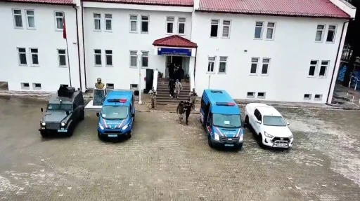 Sivas&rsquo;ta 10 ka&ccedil;ak g&ouml;&ccedil;men yakalandı
