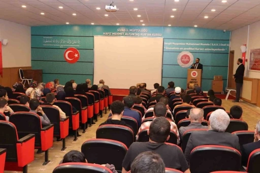 Sivas’ta 14 öğrenciye hafızlık belgesi takdim edildi