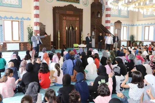 Sivas’ta camiler çocuk sesleriyle yankılandı
