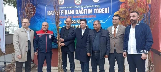 Sivas’ta çiftçilere 50 bin kayısı fidanı dağıtıldı
