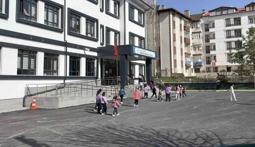 Sivas&rsquo;ta eğitim sendikalarının iş bırakma &ccedil;ağrısı karşılık bulmadı
